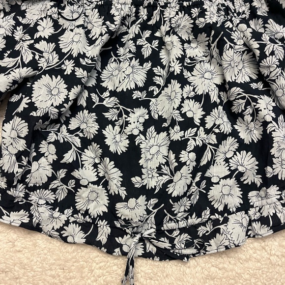 NWOT Lauren Conrad  Off the Shoulder Puff Ruffle Sleeve Blouse - Picture 2 of 8